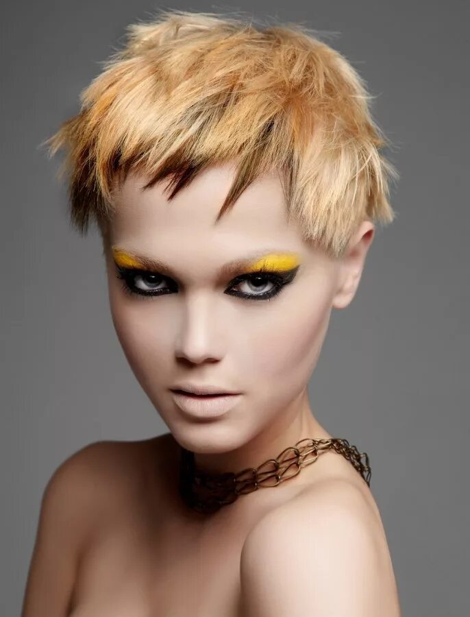 Короткая креативная челка. Toni and guy стрижки. Женские прически. Пикси панк стрижка. Супер короткая челка.