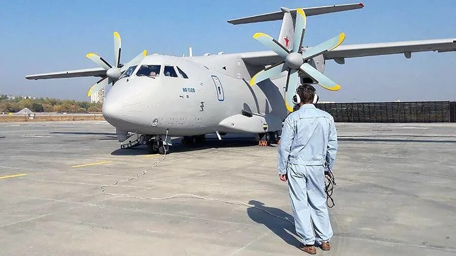 цаги статическая лаборатория. испытания ил-330. цех ресурсных испытаний ильюшин. фюзеляж самолета ил 76. воронеж.