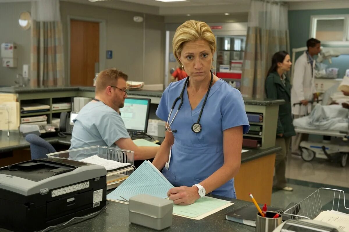 сестра джеки / nurse jackie. сестра джеки. сестра джеки сериал 2009–2015. сестра джекки. сестра джеки кадры.