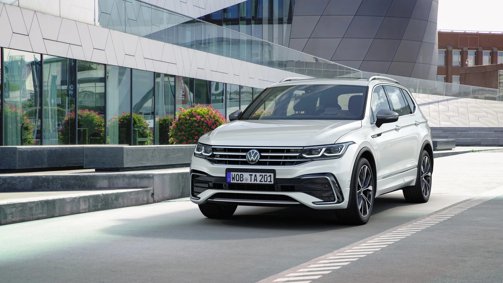 Новый volkswagen tiguan. Фольксваген Тигуан 2021. Volkswagen Tiguan 2022 r line. Новый Volkswagen Tiguan 2021. Новый Volkswagen Tiguan 2022.