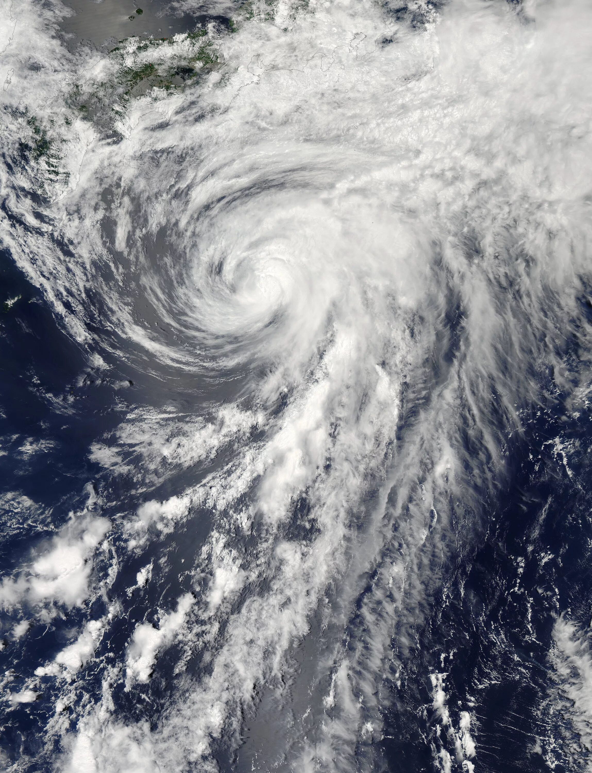 Tropical storm. Тропические циклоны Тайфуны. Тайфун тропический шторм. Ураган Тайфун циклон. Тайфун природное явление.