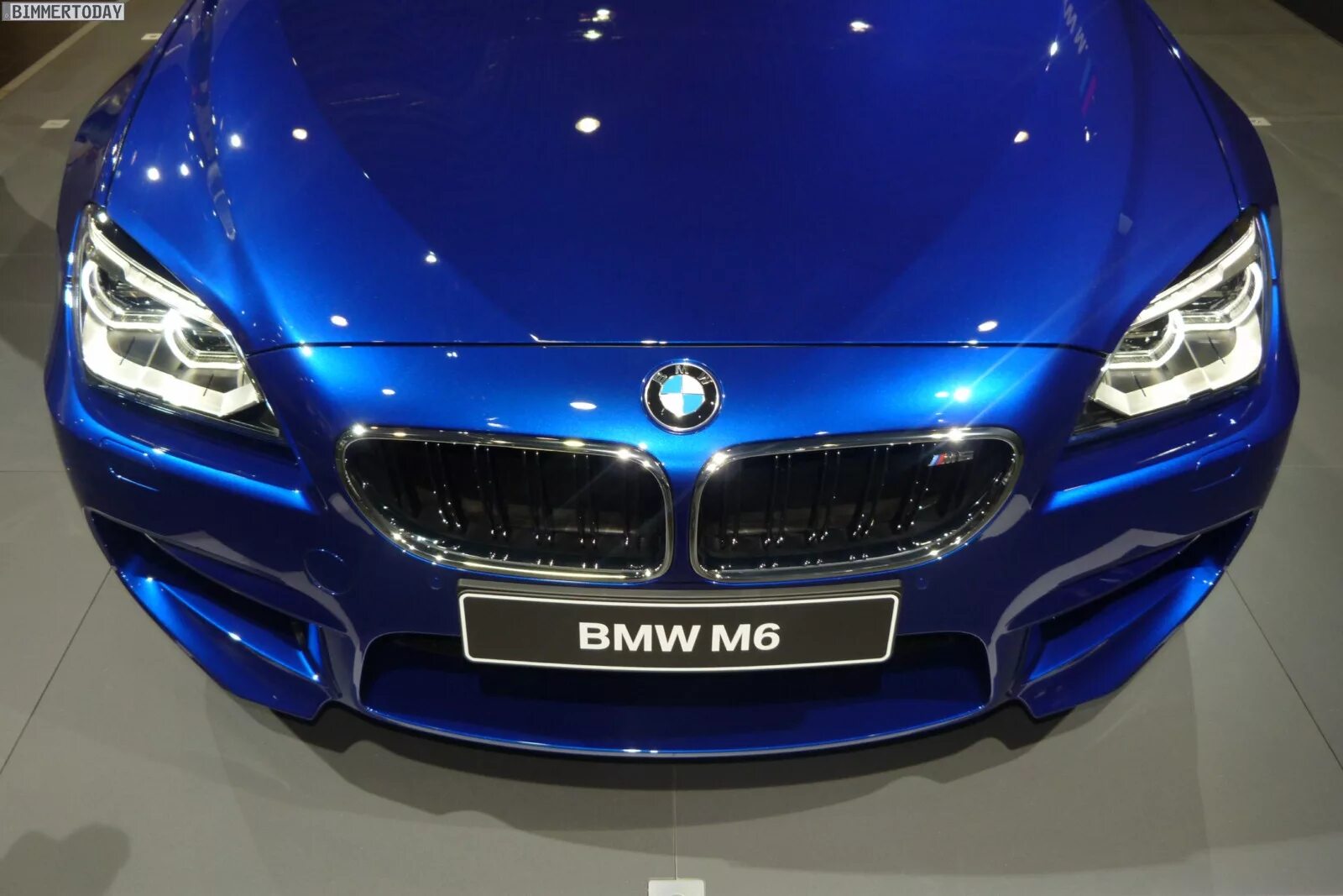 6 синего цвета. BMW m6 f12 San Marino. BMW San Marino Blau. BMW San Marino Blue m5 код краски. БМВ синий перламутр.