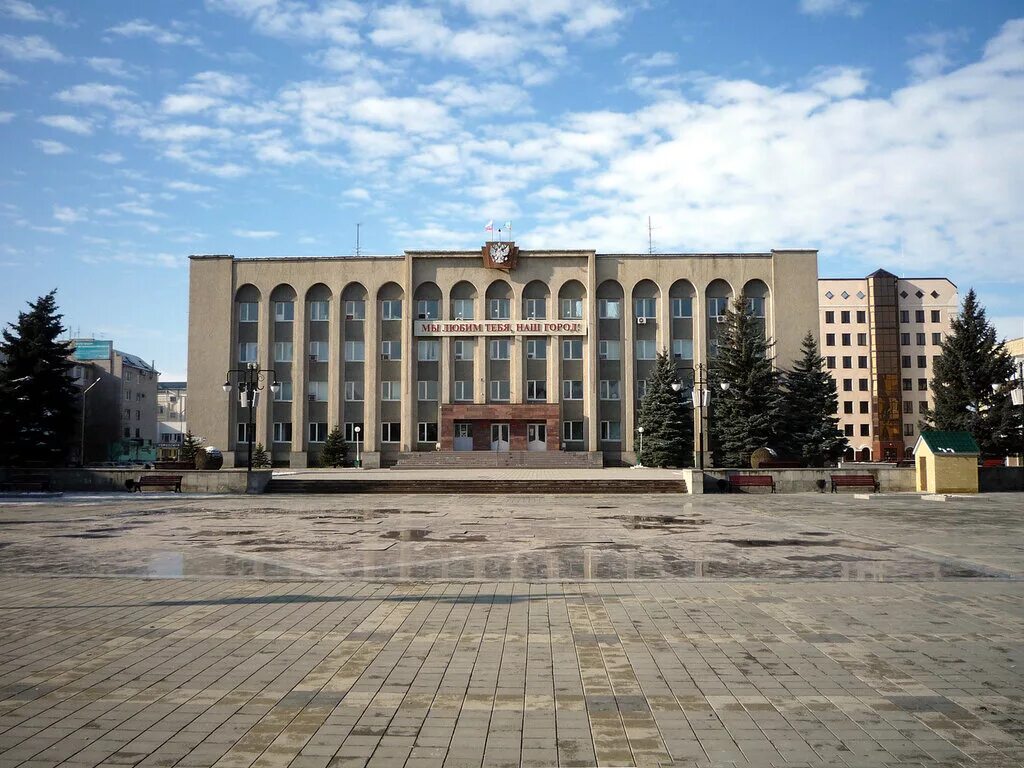 Г черкесск работа. Мэрия черкесска. администрация города черкесска. мэрия муниципального образования города черкесска, черкесск. арка первомайская черкесск.