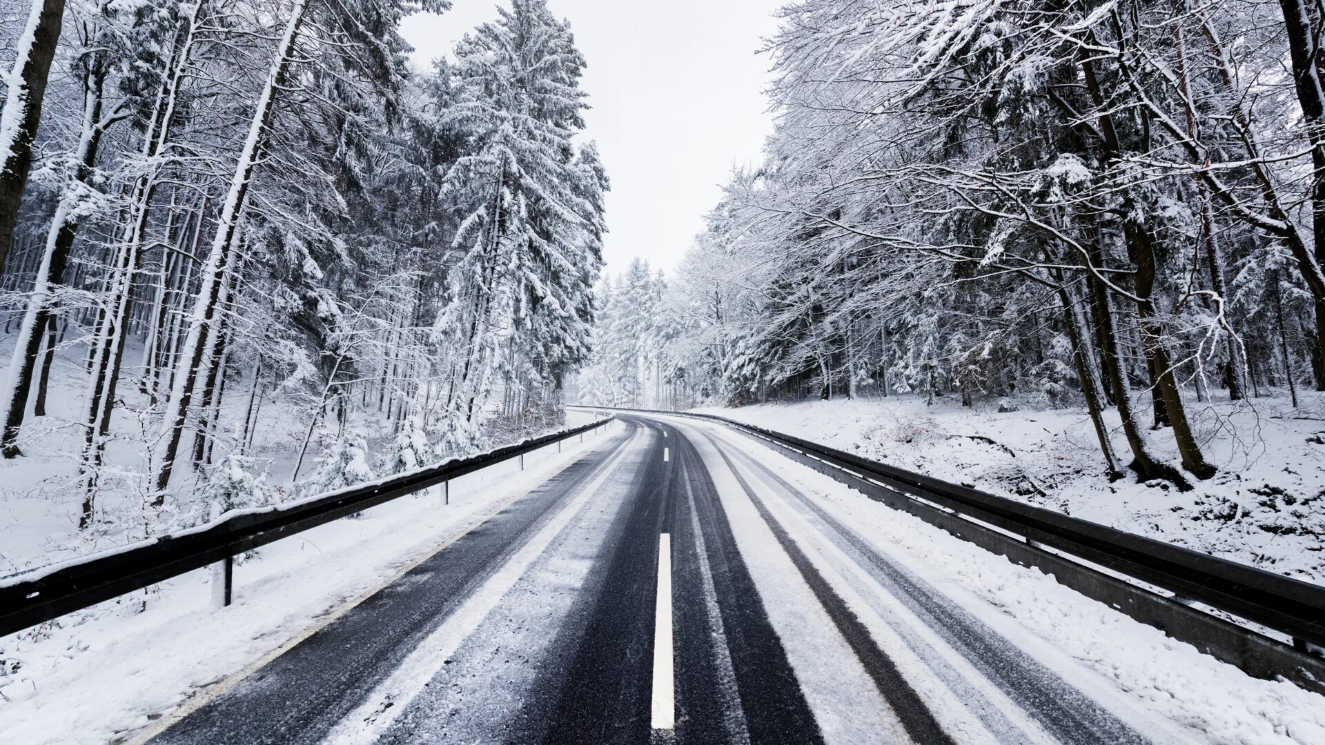 Сон дорога снег. Зимняя дорога. Дорога зимой. Заснеженная дорога. Зимняя дорога в лесу.