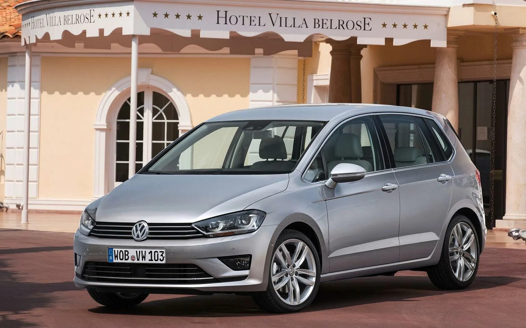 Volkswagen где купить. Volkswagen Golf Sportsvan 2014. Volkswagen Golf Sportsvan. VW Golf Sportsvan 2015. VW Golf Sportsvan.