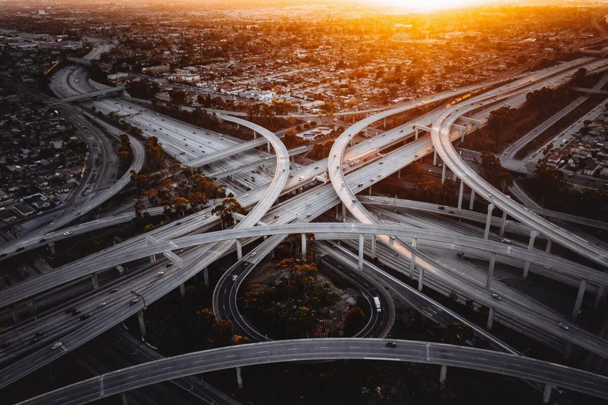 Автострада Лос Анджелес. Лос Анджелес развязки дорог. Транспортная развязка Лос Анджелес США. Хайвей в Лос Анджелесе.