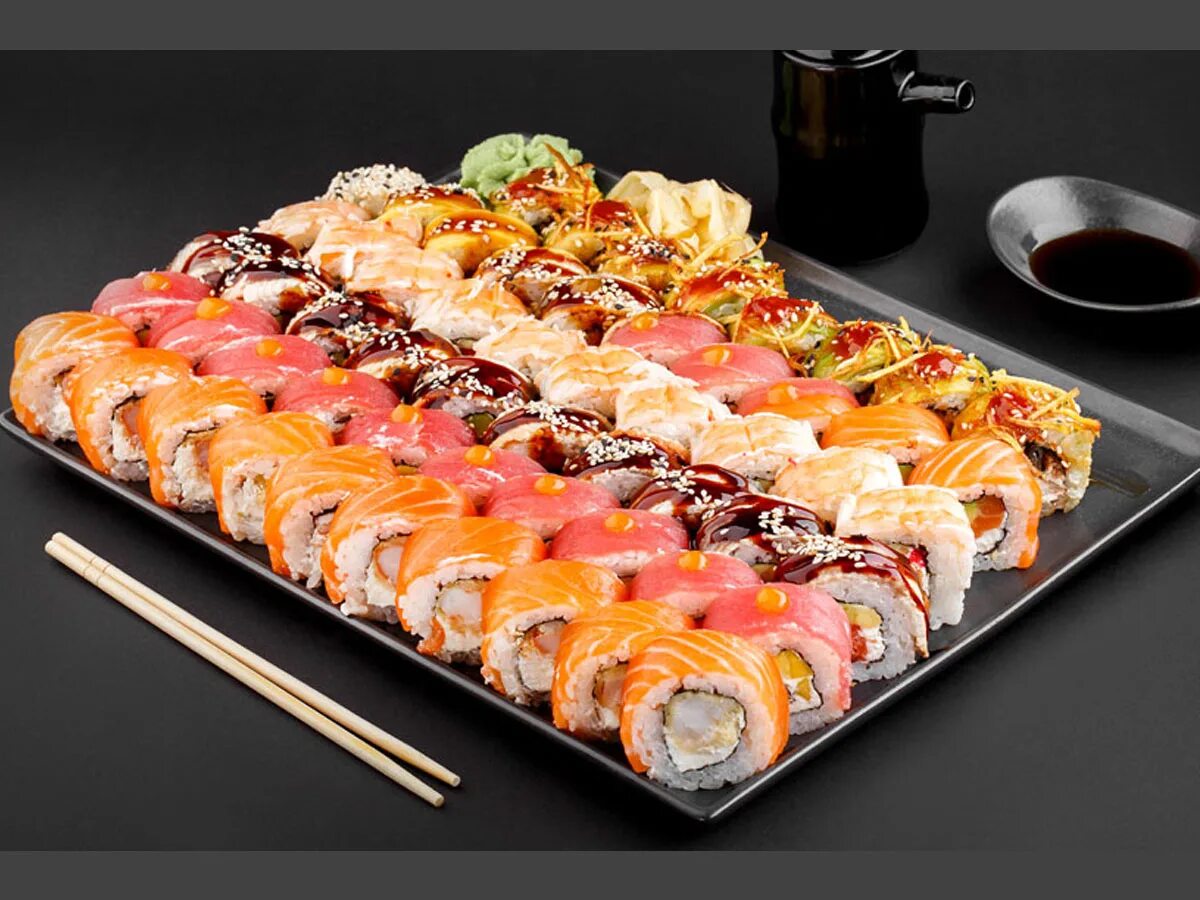 Роллы сверху. Роллы в орле сеты. Сет роллы "хит продаж". Сет буси ролл. Суши сет реутов.