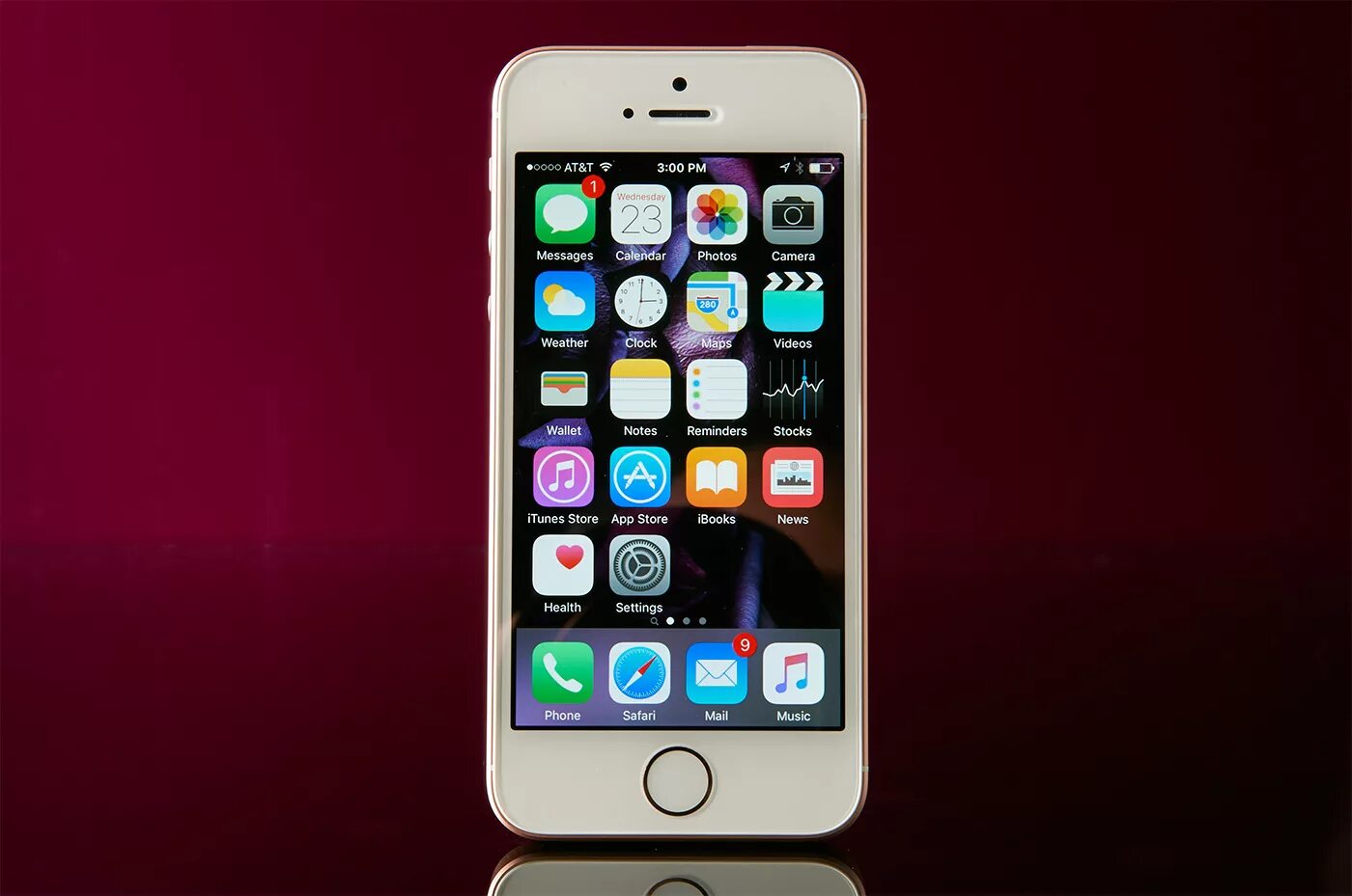 Apple iphone. Айфон se 220. Apple iphone telefonlar. Новый телефон айфон. Сдать телефон айфон