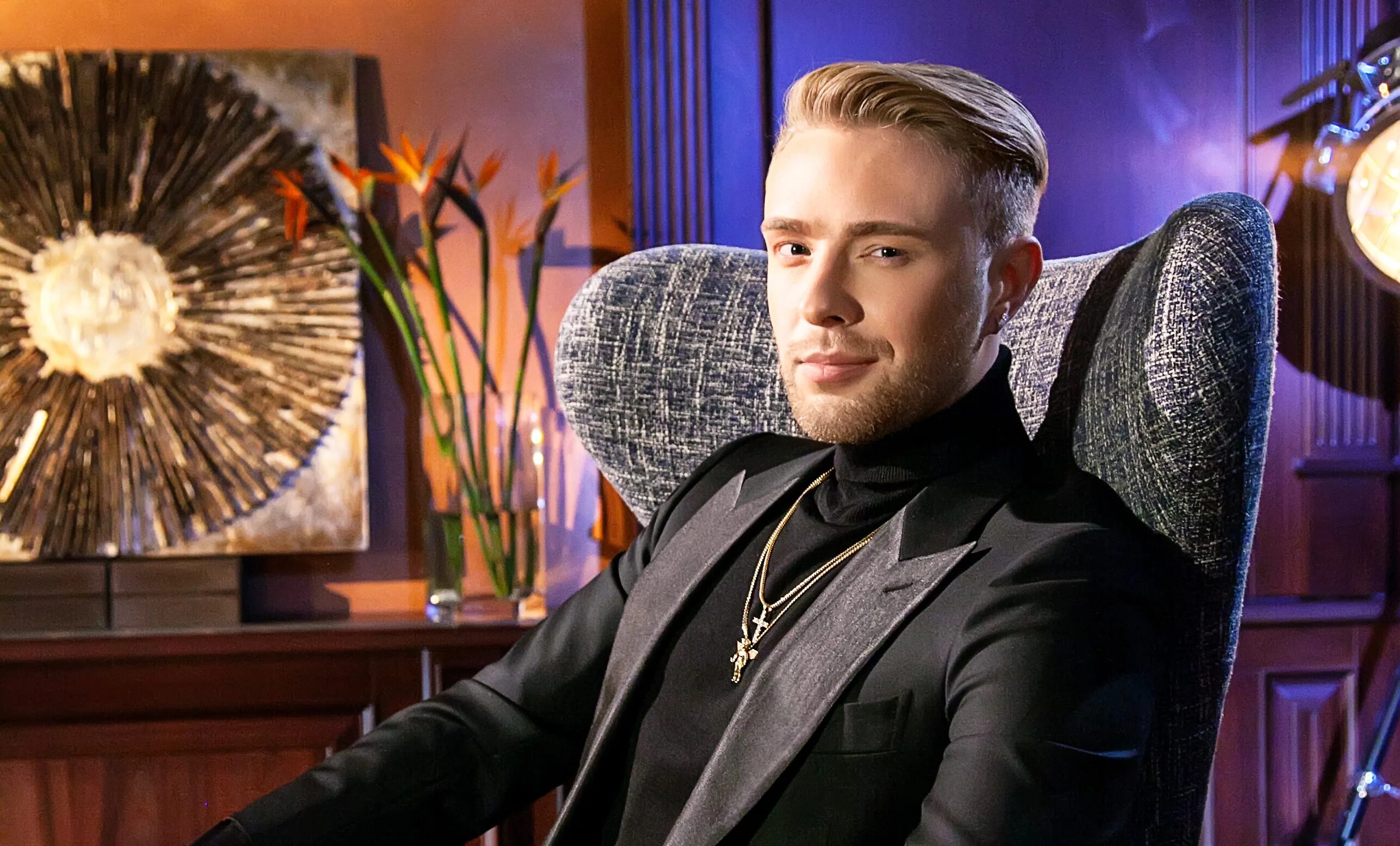 Шоу холостяк крид. Егор крид шоу холостяк. Холостяк тнт 2017. Холостяк тнт экстрасенсы. Холостяк 2021 выпуск.