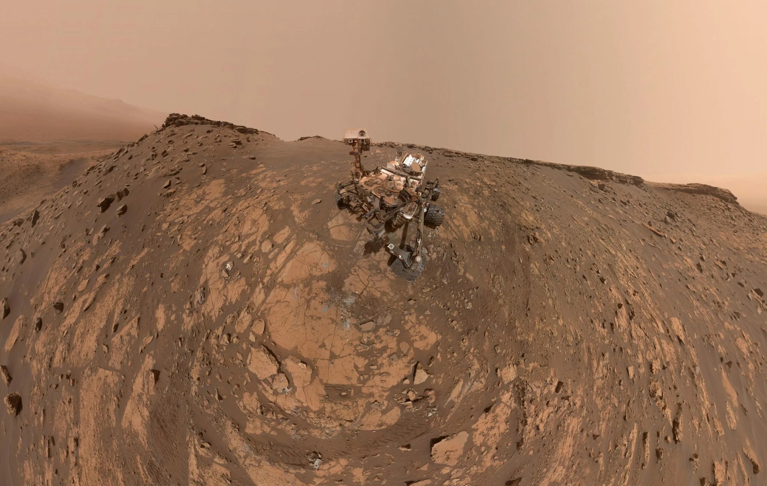 Марс марс ютуб новое видео последнее. Марсоход наса curiosity. марс поверхность кьюриосити. селфи марсохода curiosity. curiosity rover марсоход.