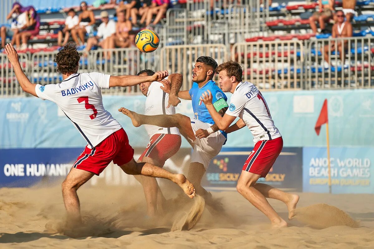 Beach soccer world. Пляжный футбол. Футбол на пляже. Спорт пляжный футбол. Пляжный футбол фон.