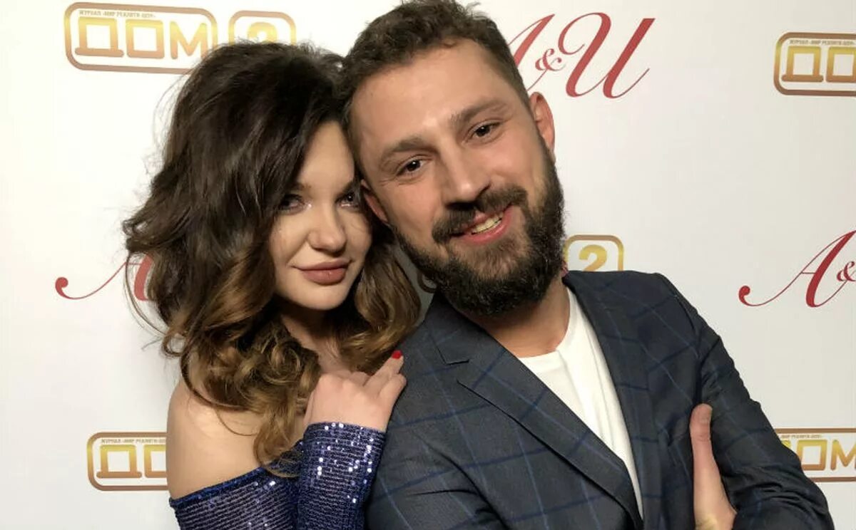 Никита серов и полина. Никита серов и надин. Никита ефремов. Никита пресняков развёлся с аленой. Никита кузнецов с женой.