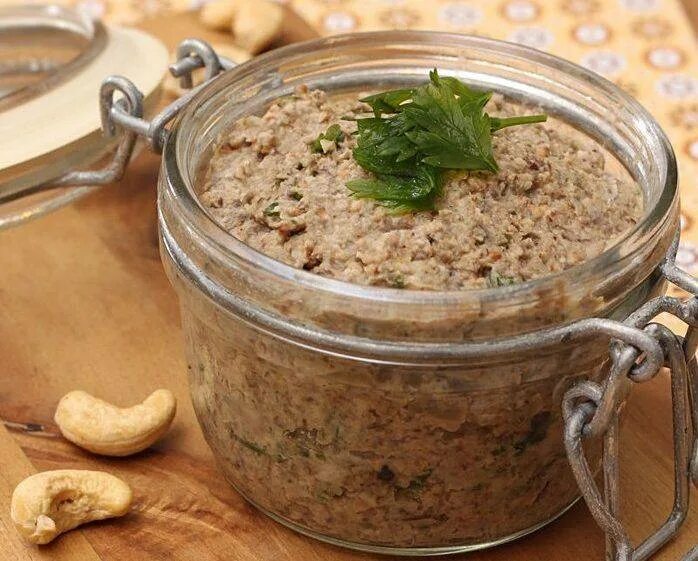 Паштет из печени дома рецепт. Печёночный паштет из куриной печени. печёночный паштет из говяжьей печени. домашний паштет из куриной печени. паштет из грибов.