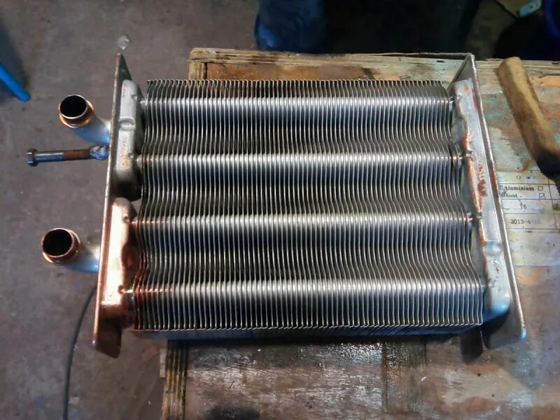 первичный теплообменник б\у для котла dgb 100. Innovita теплообменник 14л. прогоревший теплообменник газовой колонки. теплообменник для газовой колонки своими руками. перевариваем теплообменник для газового котла.