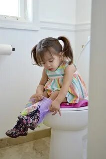 Petitefetish pee