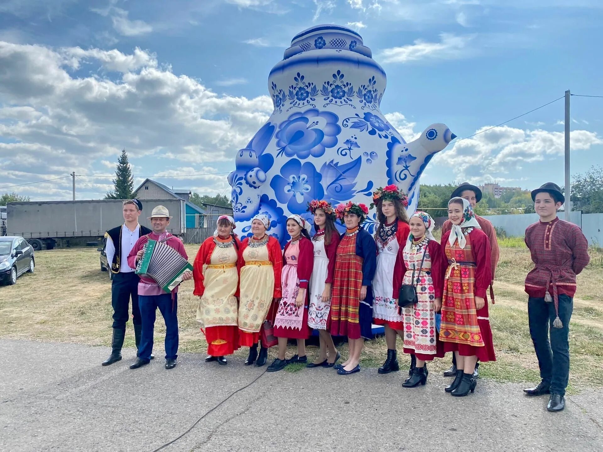 Пляж менделеевск фото. Село ижевка менделеевского. Село ижевка татарстан. Церковь в селе ижевка. Село ижевка менделеевского.