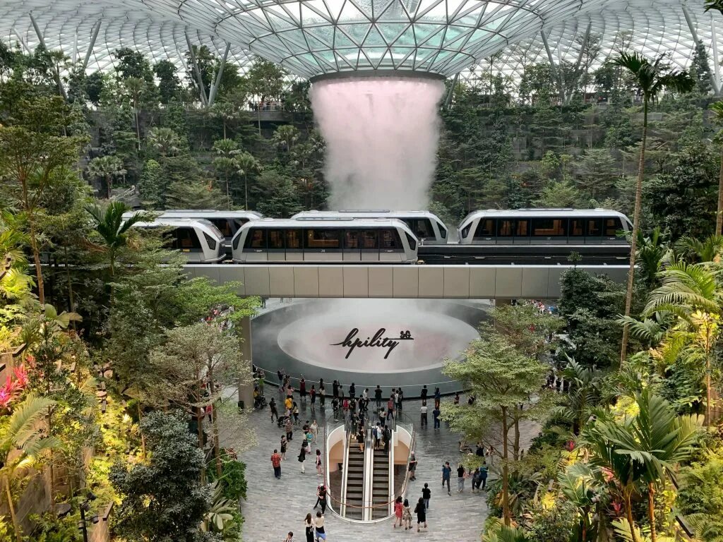 Аэропорт Jewel Changi. Аэропорт Чанги Сингапур. Аэропорт Джуэл Чанги, Сингапур. Аэропорт в Сингапуре с водопадом.