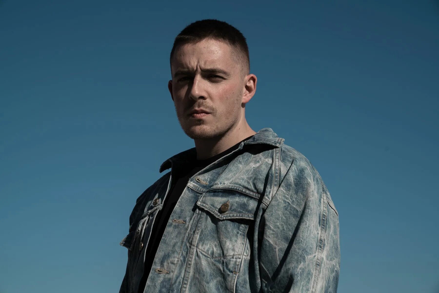 Dermot kennedy. Cure "kiss me kiss me kiss me". ,,фото дилан мак дермот. Дермот кеннеди кисс. Дермот кисс ми.
