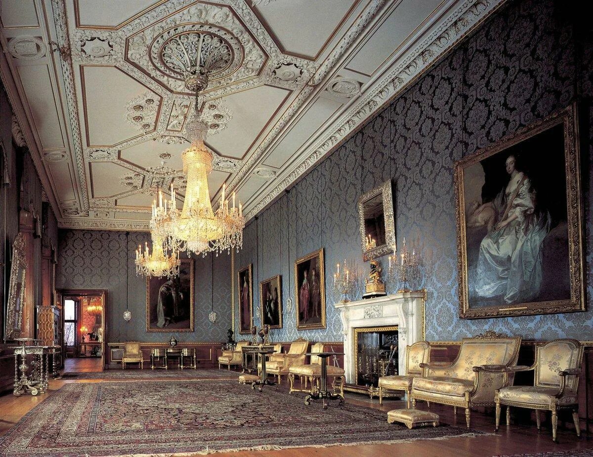 Резиденция королевской семьи. Букингемский дворец зеленая гостиная. Букингемский дворец спальня королевы. Букингемский дворец интерьеры Королева. Букингемский дворец голубая гостиная.