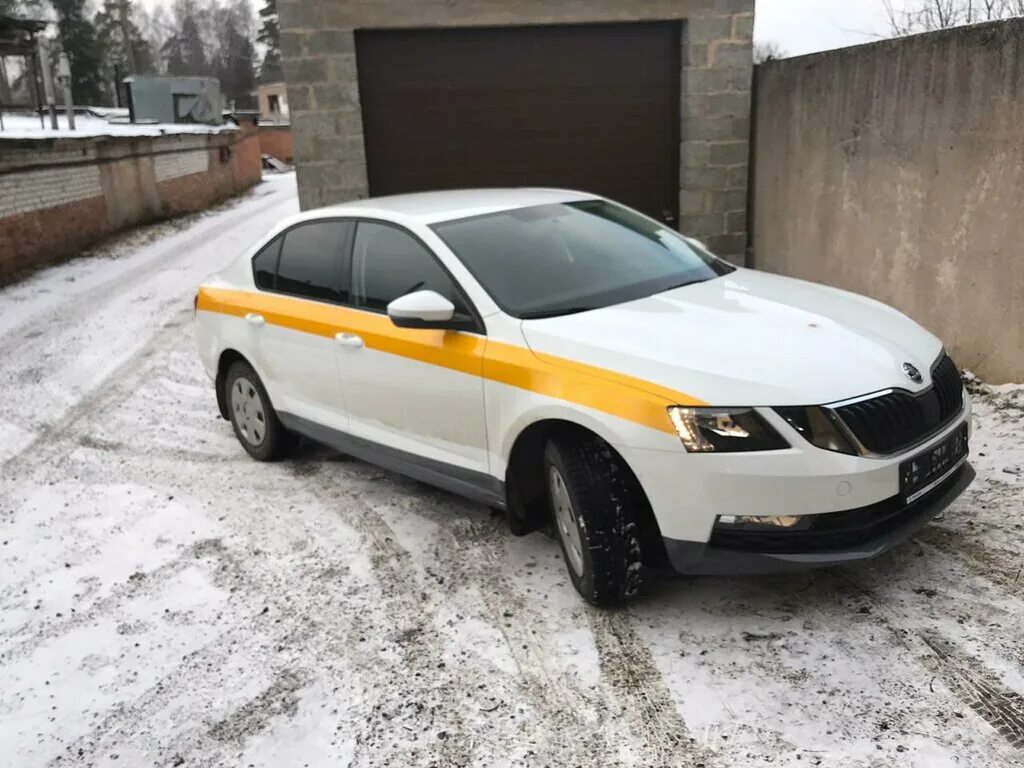 Шкода рапид такси. Машина "такси". Volkswagen polo 2021 такси. Авто под такси отзывы водителей. Авто под такси.