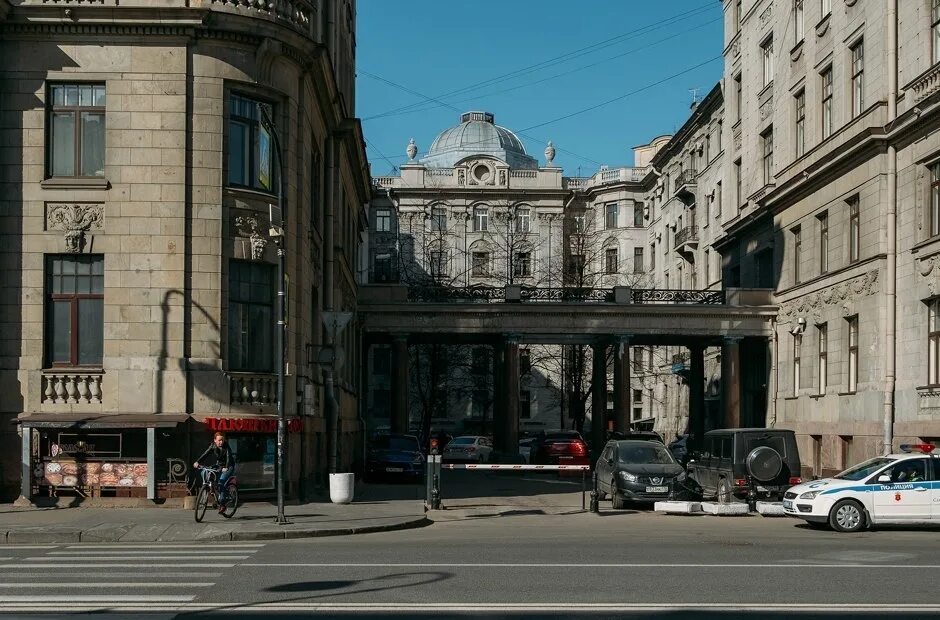 дом бенуа на каменноостровском 26-28. дворы дома бенуа каменноостровский проспект 26-28. дом бенуа каменноостровский. «домом трёх бенуа» на каменноостровском проспекте. дом бенуа в санкт-петербурге.