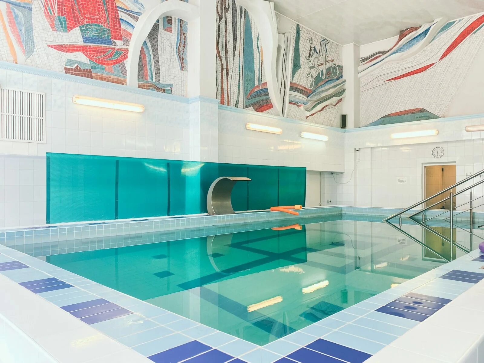 Санаторий светлана медведково. Devon medical spa москва. Бассейн с рапой что это. Devon medical. Девон медикал спа таежная.