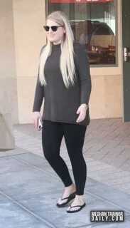 Picture ID. 1995439 Meghan trainor, Celebrity feet, Fashion