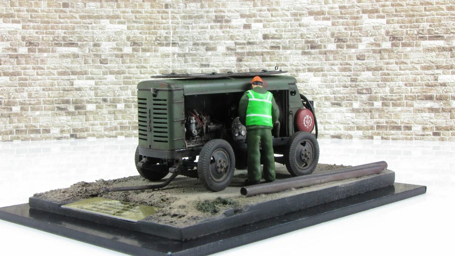 Фигурки в масштабе 1 43. Modelstroy. Фигурки людей масштаб 1 43. Фигурки моделстрой. Королева бензоколонки 1:43.