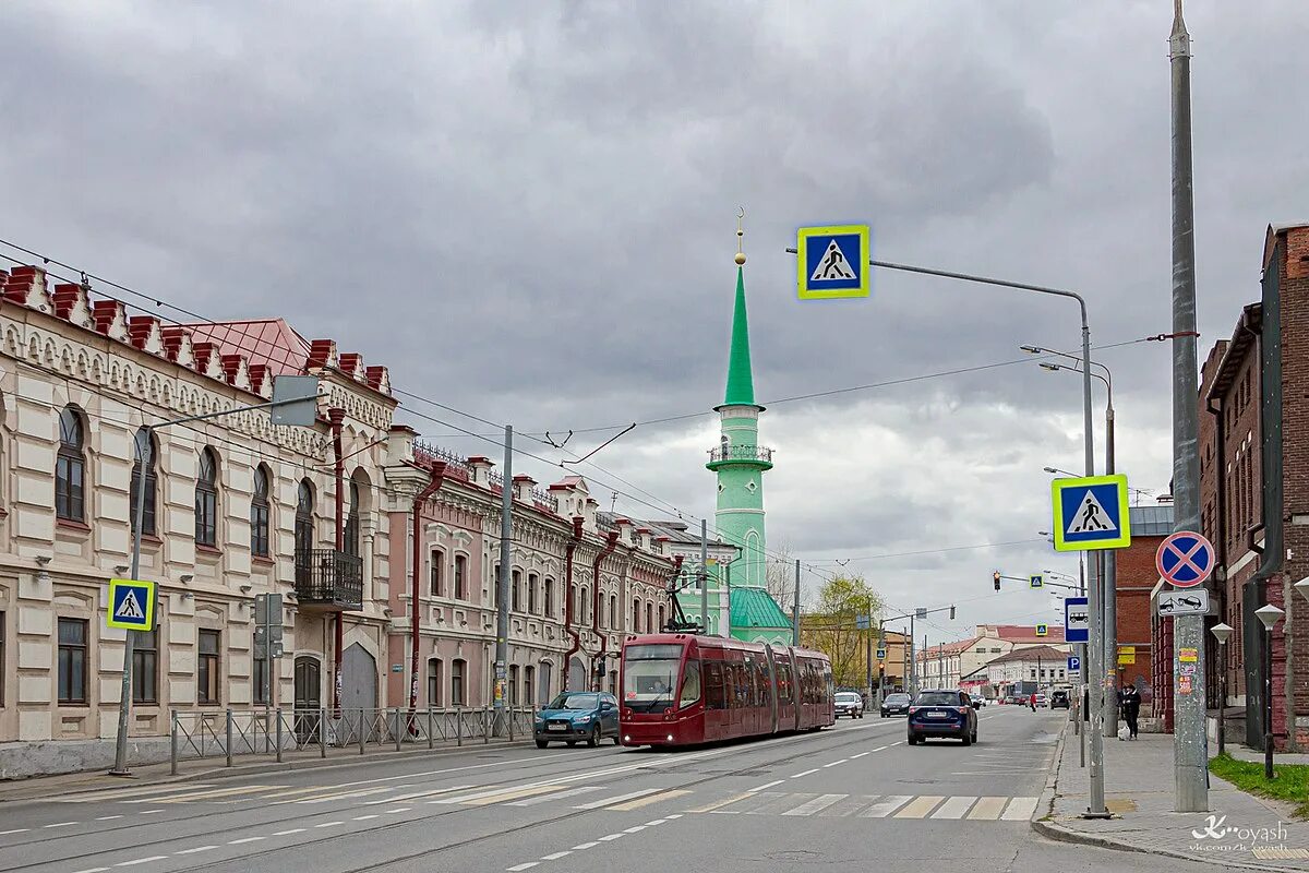 Улица габдуллы тукая казань. Дом Шакир солдата Казань. Мечеть на Тукая Казань. Метро площадь Тукая Казань фото.