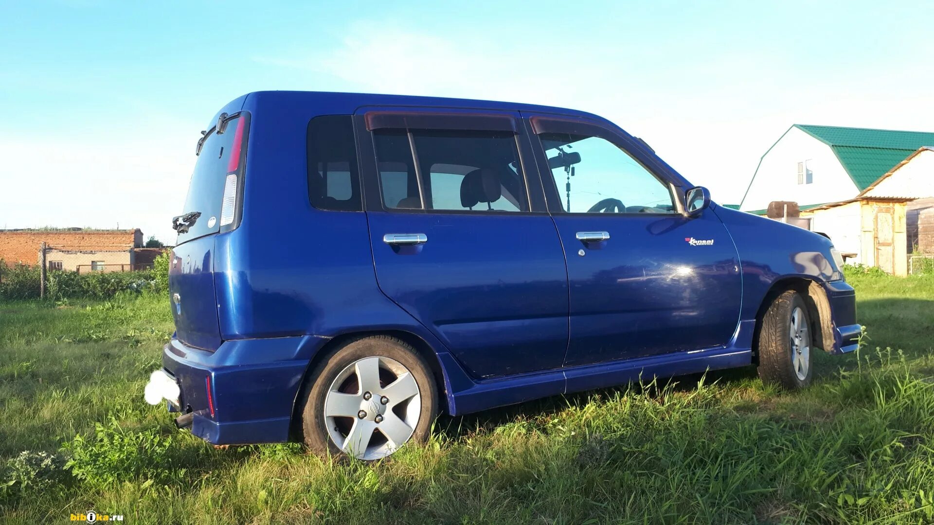 Nissan cube 2001 год. Ниссан куб розовый. Nissan cube 2001 год. Nissan cube 1. Ниссан куб 2001 год.