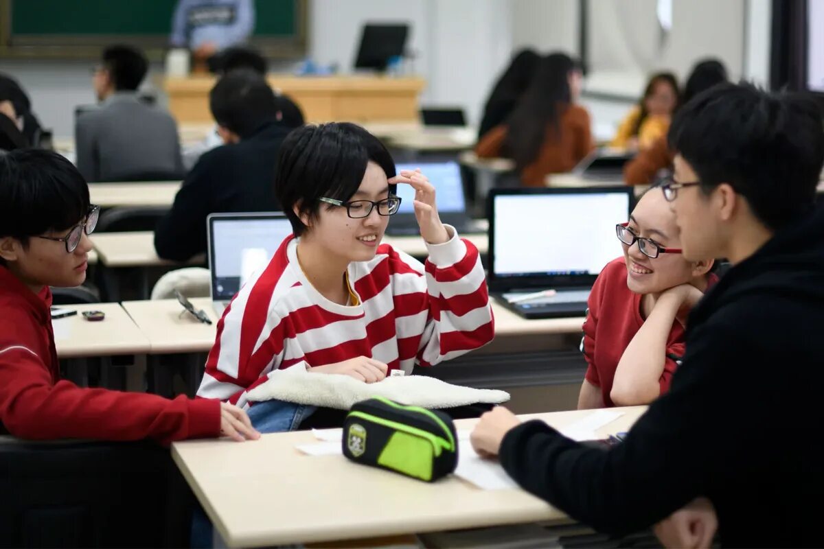 Зрение в китае. Зрение в китае. Таблица сивцева. Мир наизнанку китайская медицина. Слабовидящие дети в школе.