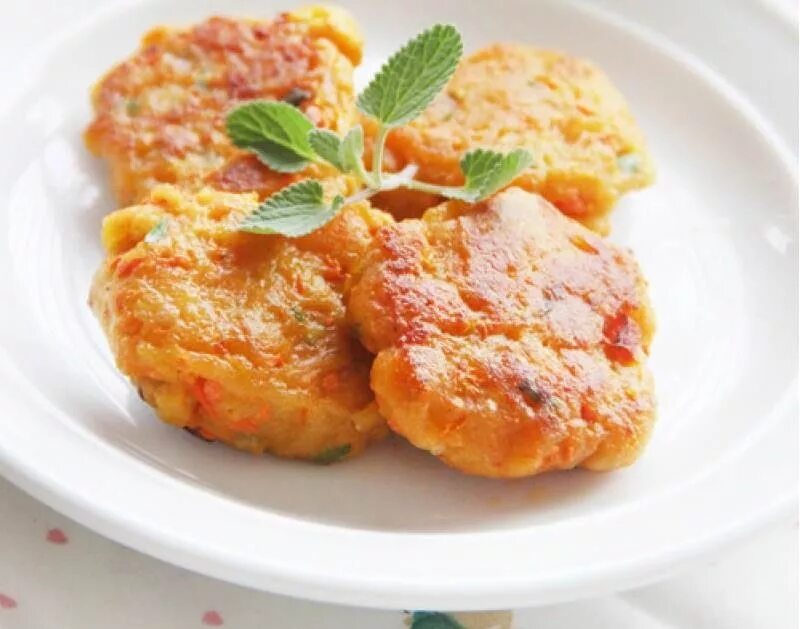 морковные котлеты. морковные биточки. морковные котлеты. морковные котлеты с сыром. морковно-яблочные котлеты.