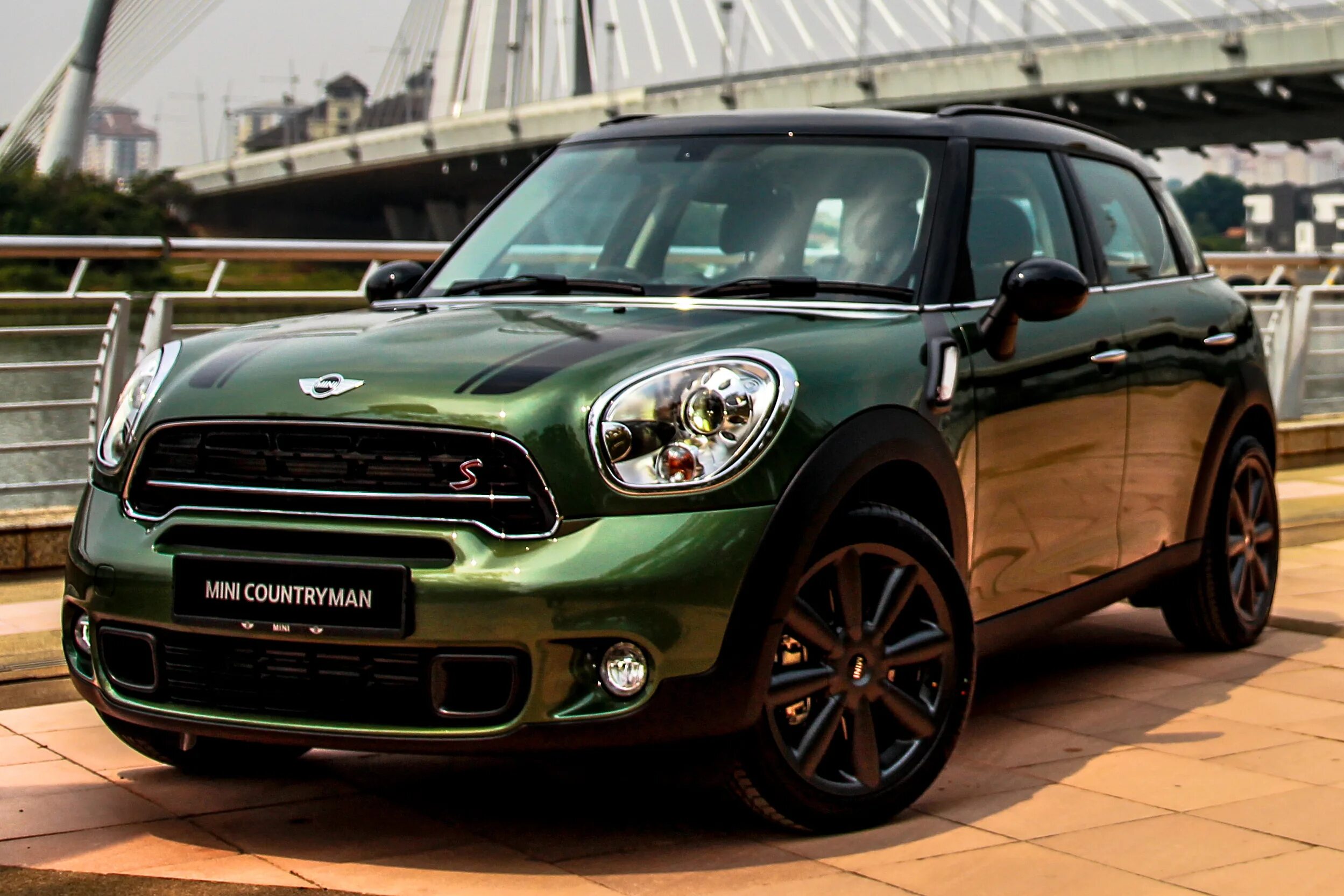 Mini cooper отзывы. Мини Купер Кантримен. Mini Cooper Countryman 2017. Мини Купер Кантримен 2019. Мини Купер Кантримен 2012.