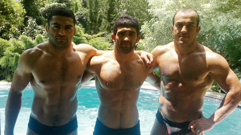 кавказ натуралы. кавказцы на пляже. голые гомосексуалы на кавказе. красивые дагестанцы. кавказцы борцы.