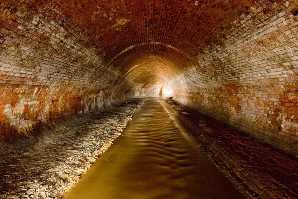 Река неглинная под землей. Неглинка. Река неглинка. Подземная река неглинная. Тоннель реки неглинка.