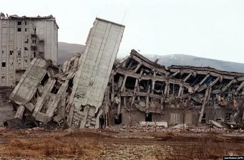 The earthquake destroyed many