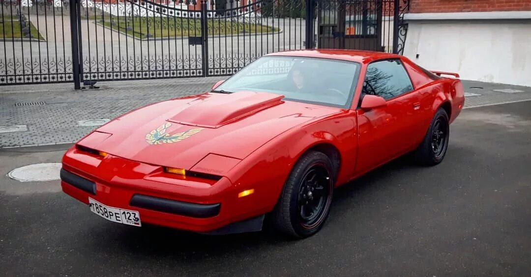 First 500. Pontiac Firebird 3. Pontiac Firebird 3 поколения. Firebird 1995. Firebird машина 1995.