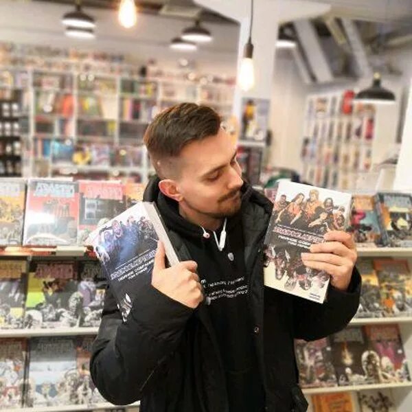 Магазин комиксов маяк санкт-петербург. Магазин комиксов в санкт-петербурге. Магазины комиксов петербург. Магазин комиксов маяк. Магазины комиксов петербург.