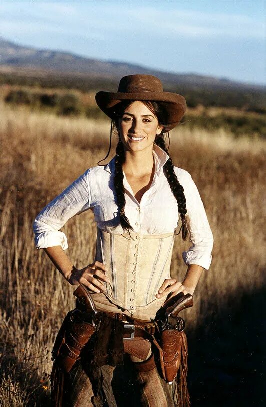 Пенелопа крус и сальма хайек бандитки. Бандитки 2006 пенелопа крус. Дикий запад 2006. Penelope cruz бандитки. Пенелопа крус бандитки.