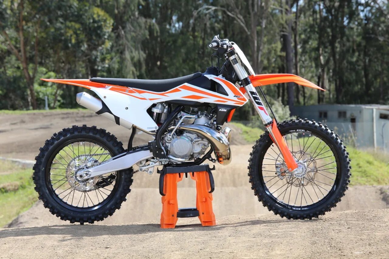 Ktm sx 250. KTM 250 2017. Эндуро КТМ 250 SX. KTM 250 SX-F 2017.