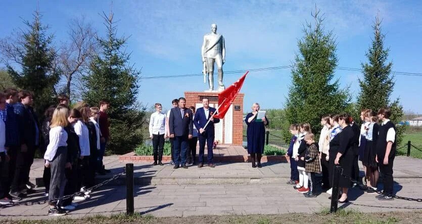 Памятник Победы. Калининск Саратовская область. Большая Ольшанка (Саратовская область). Администрация большая Ольшанка Саратовская область.