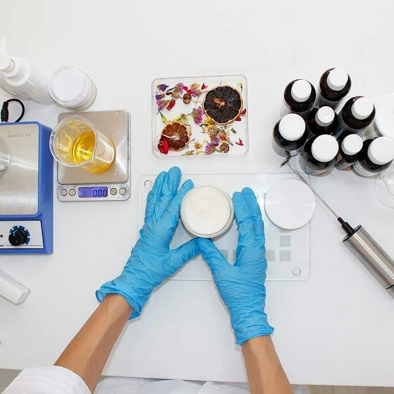 Натуральные ингредиенты в косметике. Ингредиенты косметики. Домашняя косметика своими руками. Сырье для косметики. Татьяна плечикова косметика.