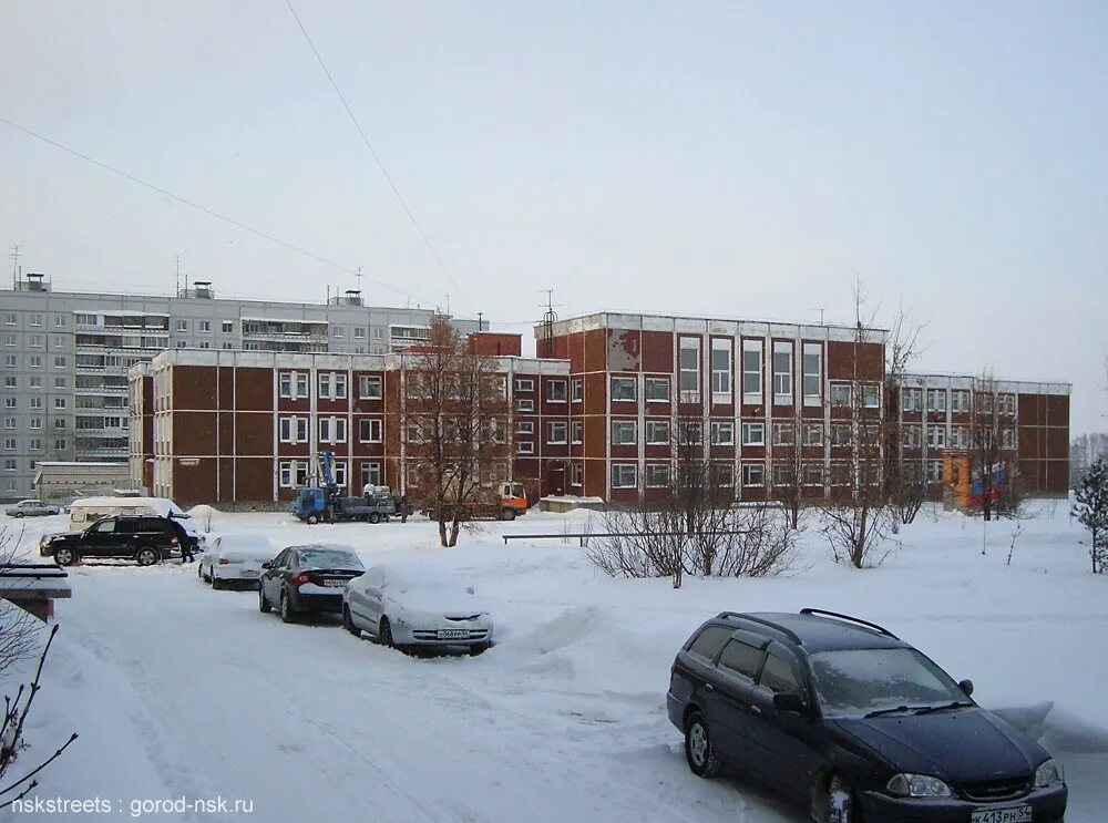 105 школа новосибирск. Школа 105 Новосибирск. Улица красных Зорь Новосибирск. Красных Зорь 5 Новосибирск.
