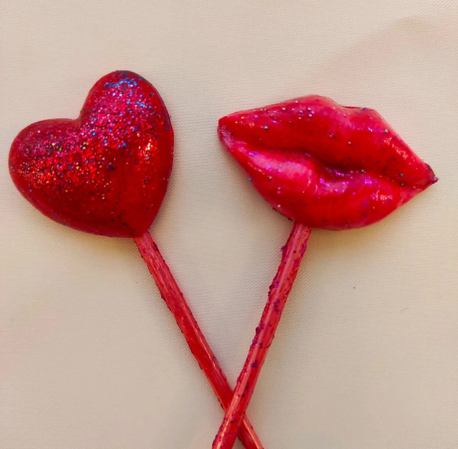 Hand made kiss. Hand made kiss. Hand made kiss. Hand made kiss. Наклейки handmade.