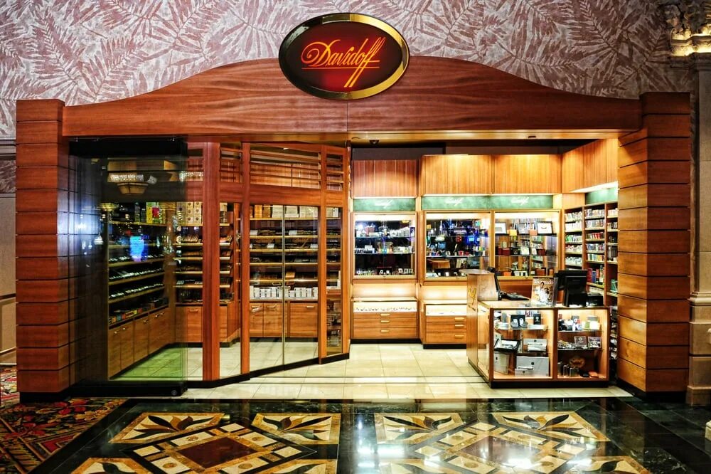 Cigar shop ru. Магазин Davidoff. Сигарные магазины в Вероне. Декор для табачного магазина. Генева табак.