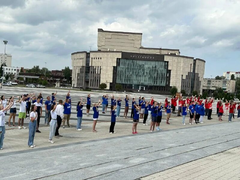 Акция георгиевская ленточка. Фото как работают волонтеры по благоустройству. Анапа сегодня. Усолье в усолье-сибирском. Площадь волонтеров.