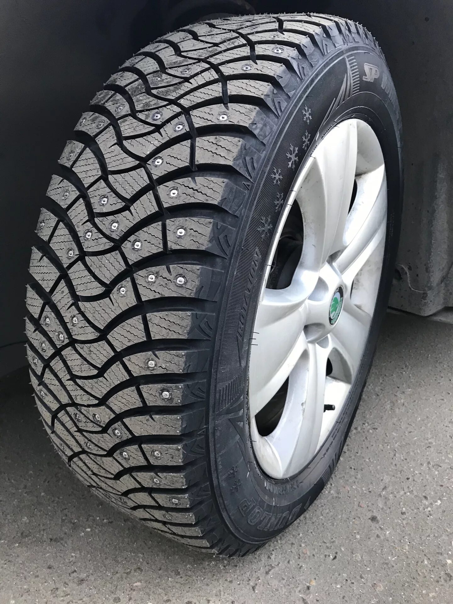Винтер айс 03. Данлоп винтер айс 3. dunlop ice 03. dunlop grandtrek ice 03. шины данлоп зимние айс 03.