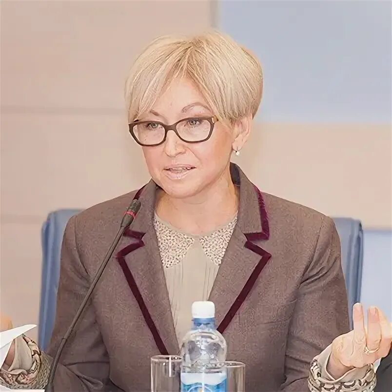 Мураускис светлана анатольевна. Цымбаленко наталья александровна. Вице-президент по связям с общественностью. "виктория васильева" 15. Генералова анна андреевна администрация президента.