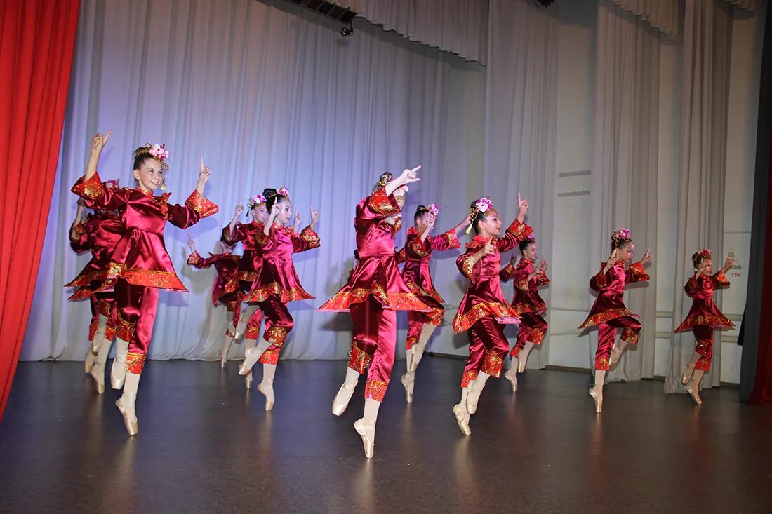 театр танца магия керчь шушакова. театр танца авансцена. образцовый театр танца. биробиджан театр танца авансцена 2022. образцовый театр танца магия керчь.