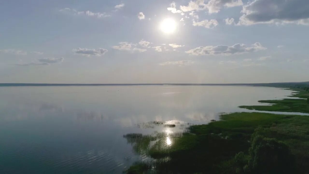 Плещеево озеро впр. Оз Плещеево пляж. Озеро Плещеево в Переславле-Залесском рыбалка. Плещеево озеро двойное дно. Переславль-Залесский озеро Плещеево пляж.